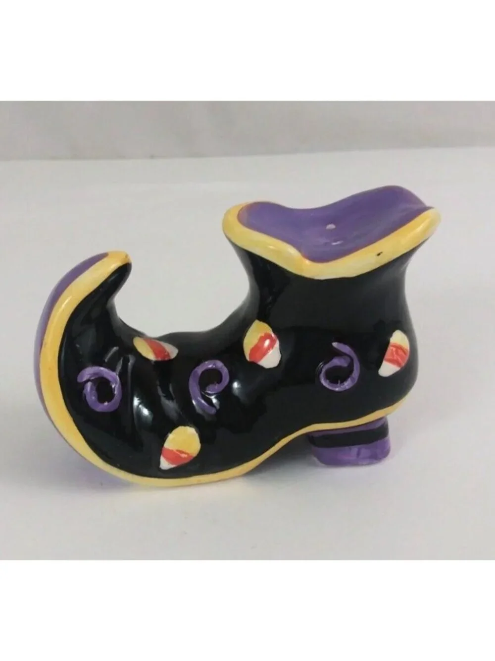 Vintage Halloween Witch's Shoes 2.75